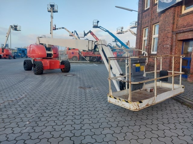 Sold - Articulated Boom Lift - View 3